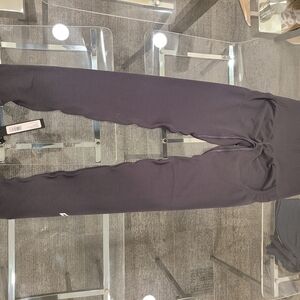 AIRMOVE WORKOUT SET TOP AND LEGGINGS